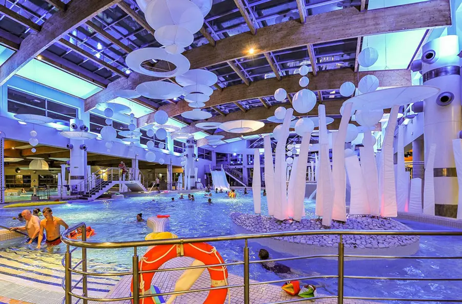 Aquapark Sopot. Odkrywaj atrakcje wodne, sauny, strefę spa i baseny dla dorosłych i dzieci w aquaparku w Sopocie | Best Plan Travel