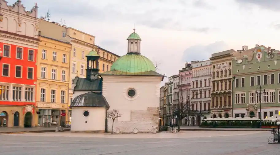 Planujesz wyjazd do Krakowa? Odwiedź Kościół św. Wojciecha! Zwiedzaj Polskę razem z Best Plan Travel!