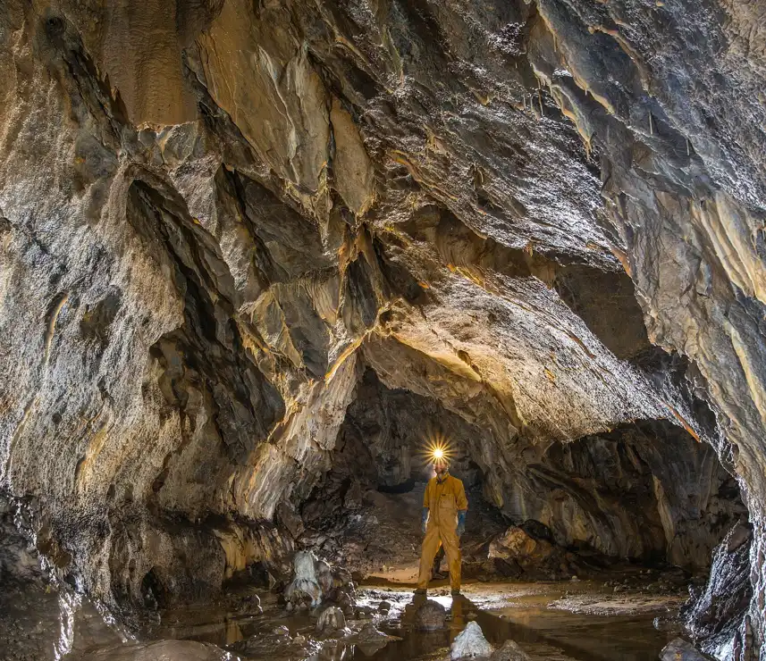 Odkrywaj niepowtarzalne atrakcje - jaskinie w Zakopanem i okolicy! Zwiedzaj z Best Plan Travel!